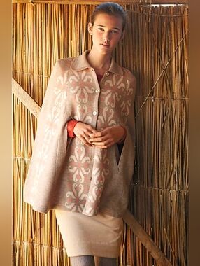 Anthropologie Madchen Flowering Pompona Sweater Cape Cardigan size Medium
